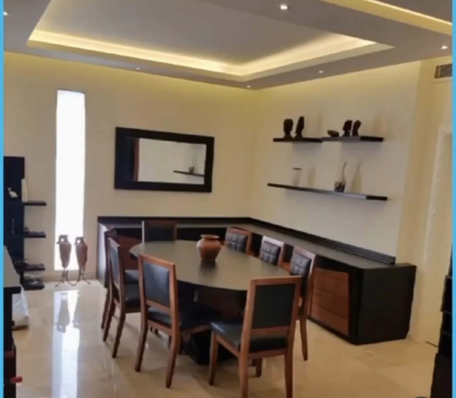 طقم غرفة طعام مصمَّم خصيصًا من تنفيذ ياموت